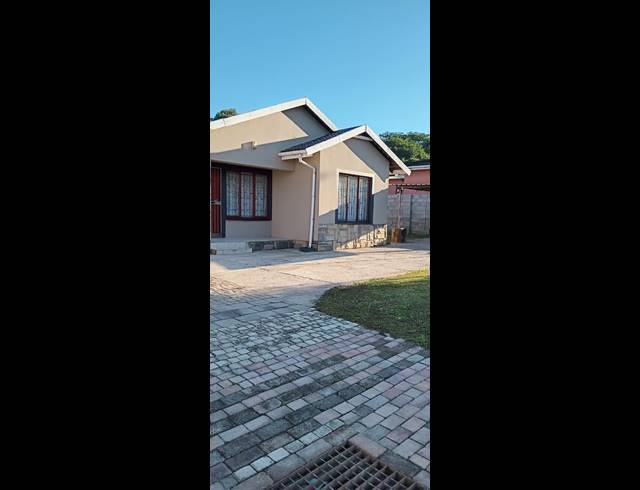 2 BEDROOM FREESTANDING FOR SALE IN HIGH RIDGE